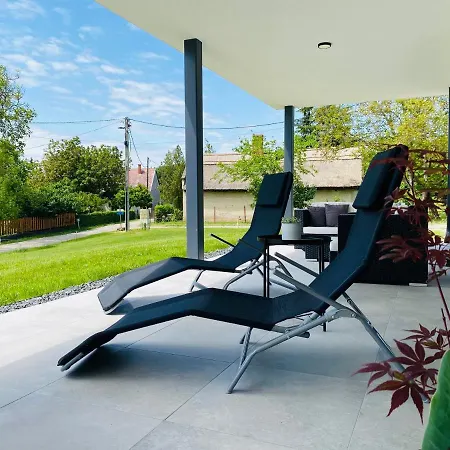 Peter's Lucky Home, Premium Am Balaton Apartment *