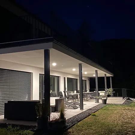 Peter's Lucky Home, Premium Am Balaton Apartment Vonyarcvashegy